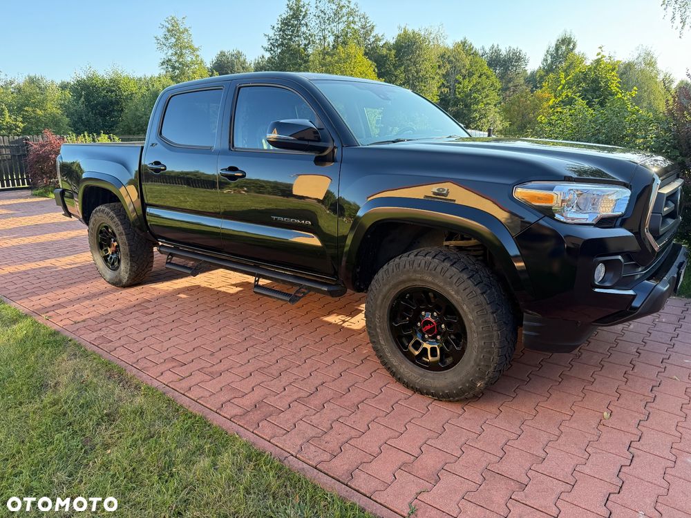 Toyota Tacoma - 2