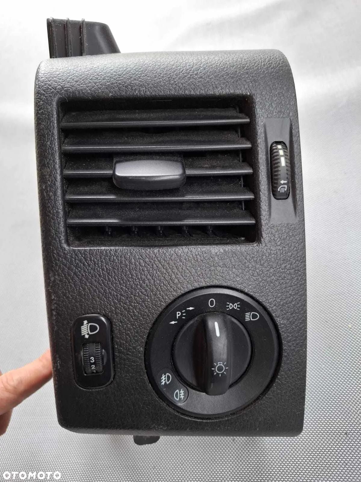 PRZEŁĄCZNIK WŁĄCZNIK ŚWIATEŁ MERCEDES SPRINTER W906 CRAFTER KRATKA NAWIEWU - 1