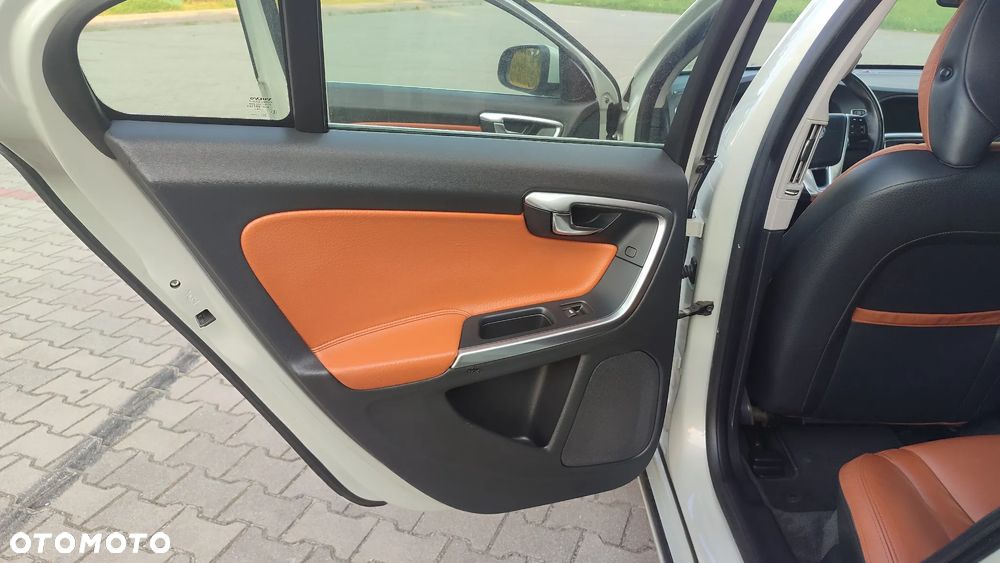 Volvo S60 D3 Geartronic Summum - 32