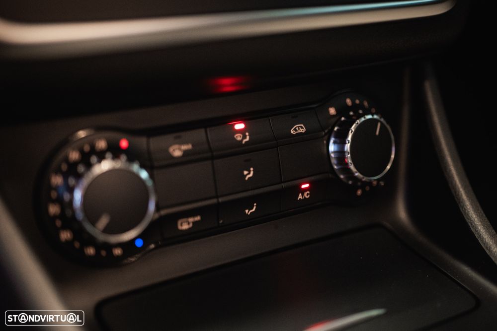 Mercedes-Benz CLA 220 CDI 7G-DCT Urban - 31