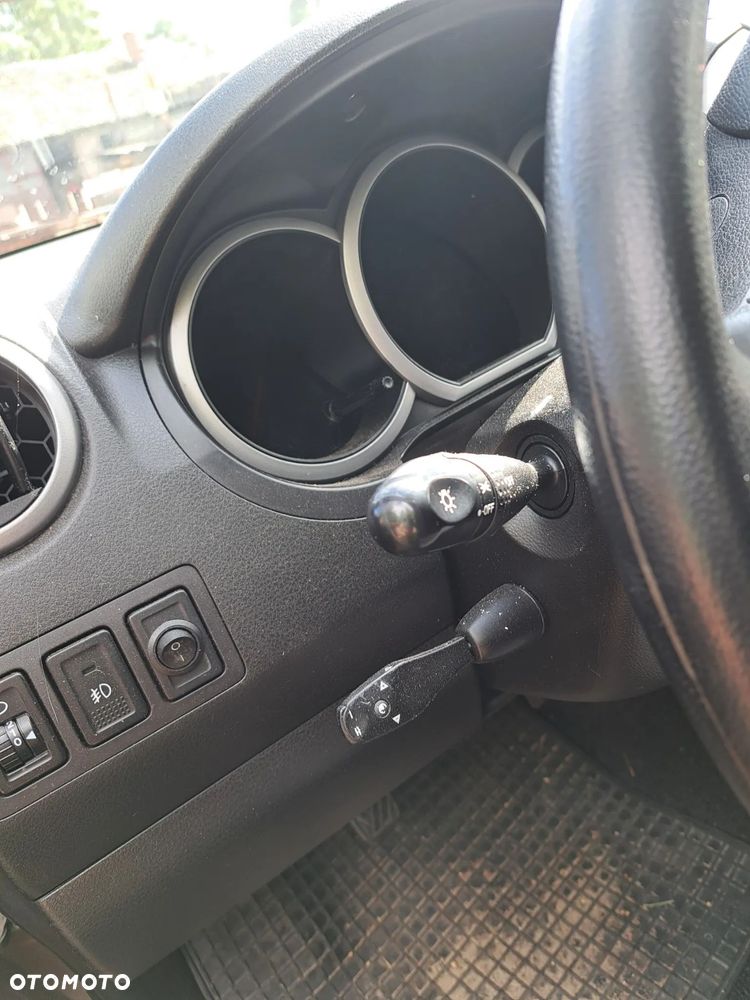 Suzuki Grand Vitara 1.9 DDiS Comfort - 21