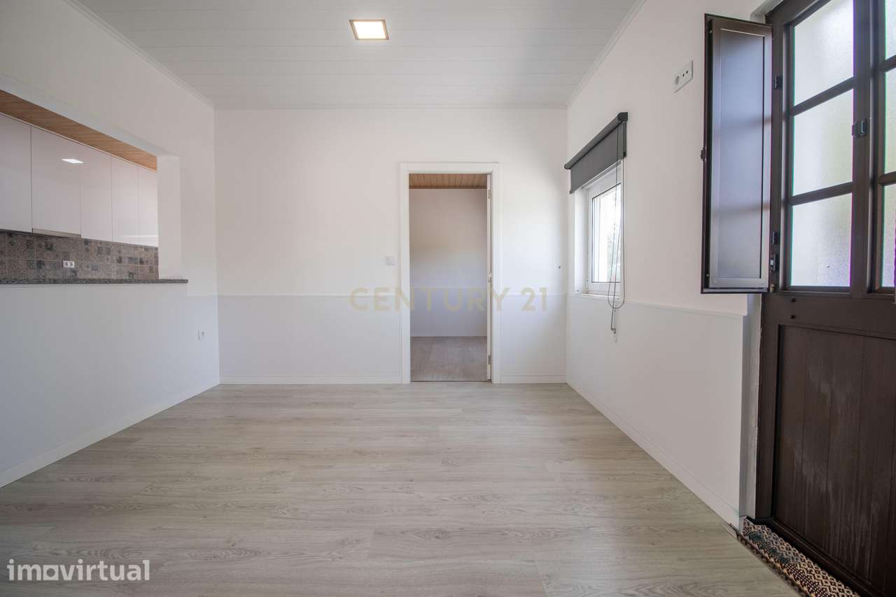 Moradia T2 Remodelada com Anexo Independente e Espaço Exterior – Paleã - Grande imagem: 4/39