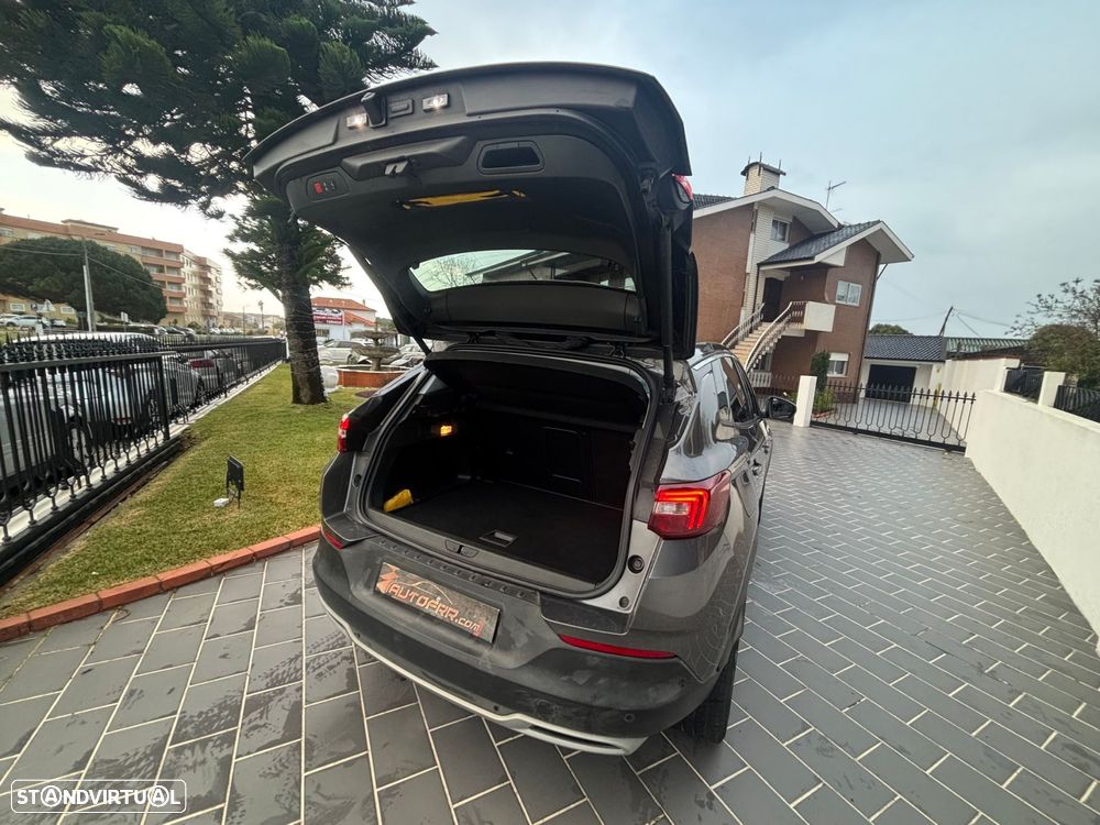 Opel Grandland X 1.2 T Design & Tech AT - 30