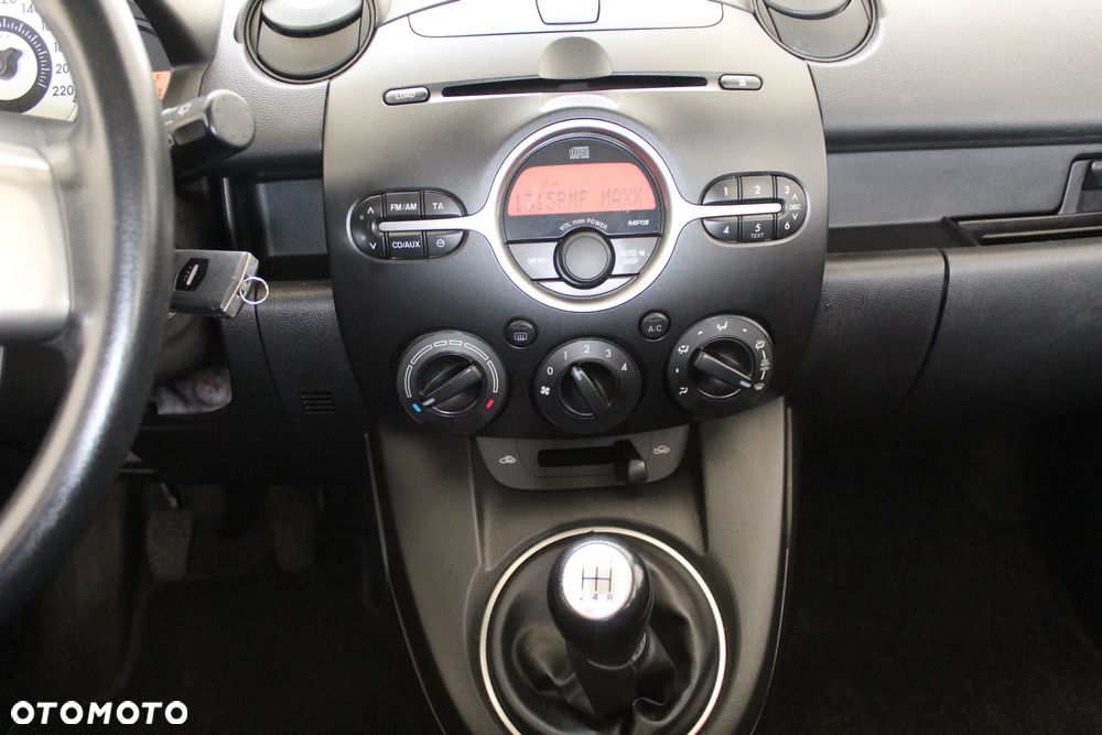 Mazda 2 - 13