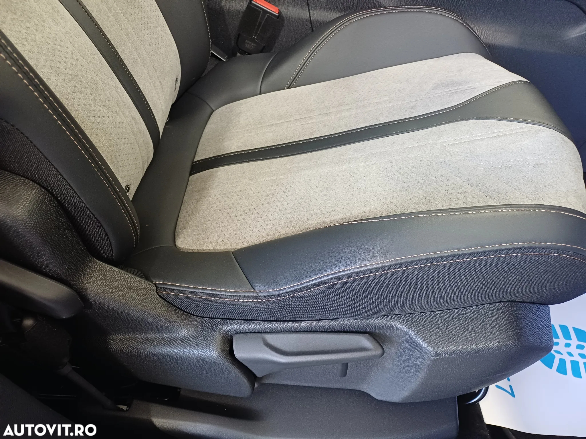 Peugeot 3008 PHEV 180 EAT8 Allure Pack - 31