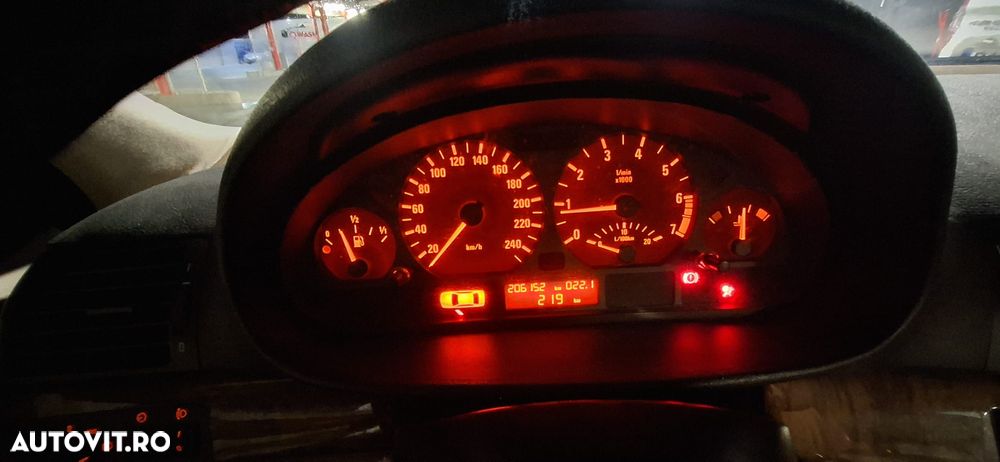 BMW Seria 3 316i - 4
