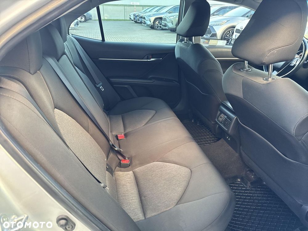 Toyota Camry 2.5 Hybrid Comfort CVT - 8