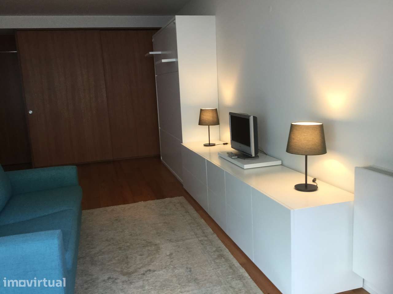Apartamento T0 com varanda em Lordelo do Ouro - Grande imagem: 4/12
