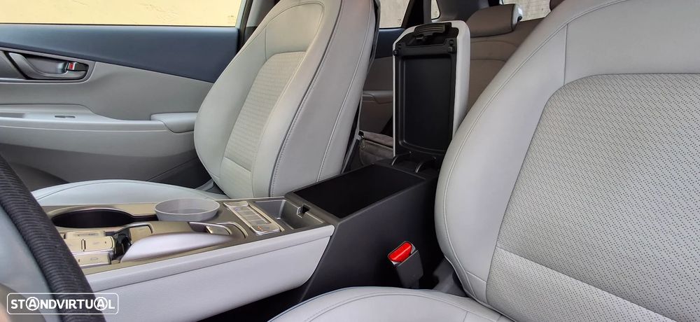 Hyundai Kauai 64 kWh Premium+P.Premium - 31