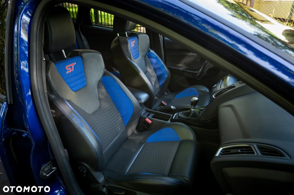Ford Focus 2.0 EcoBoost ST-2 - 17