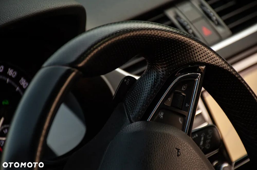 Skoda Octavia 2.0 TDI SCR RS DSG - 26