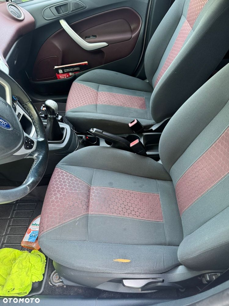 Ford Fiesta 1.6 Titanium - 16