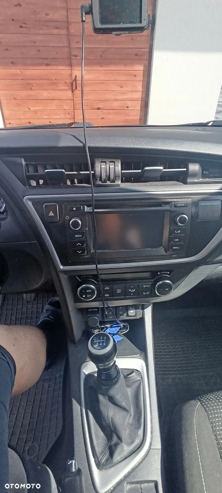 Toyota Auris 1.6 Valvematic Comfort - 4