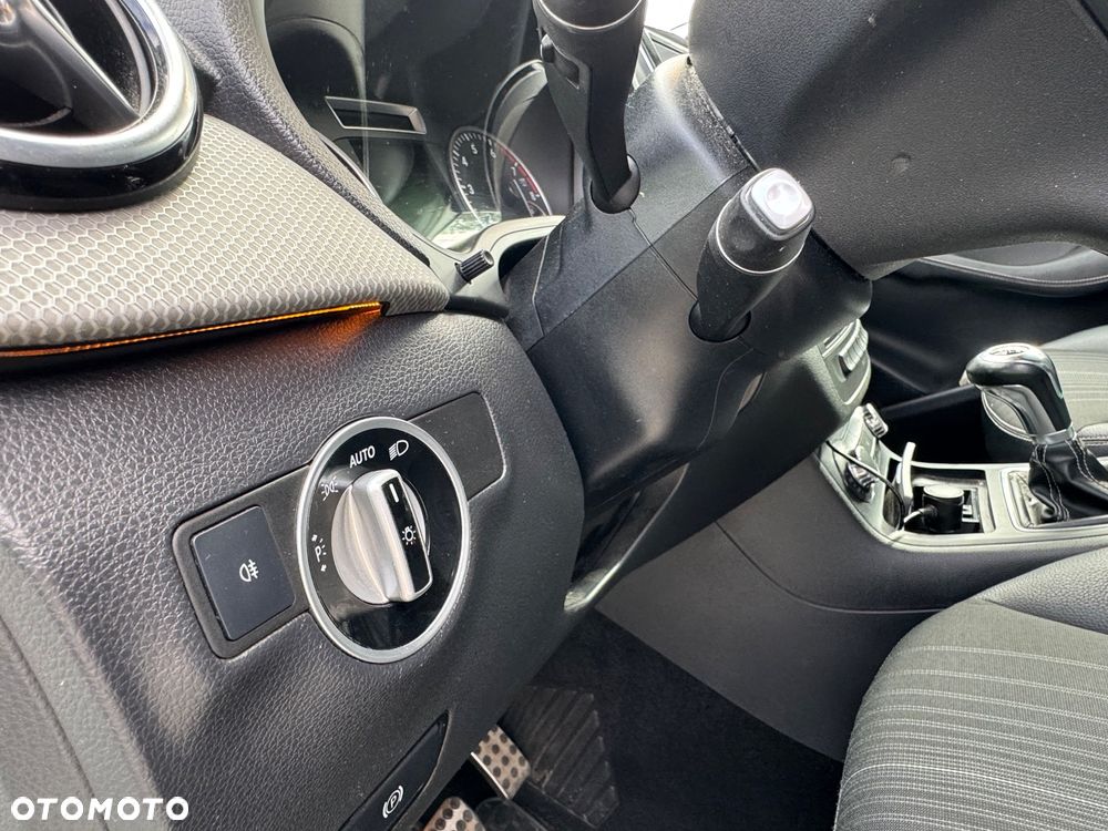 Mercedes-Benz Klasa B 180 - 11