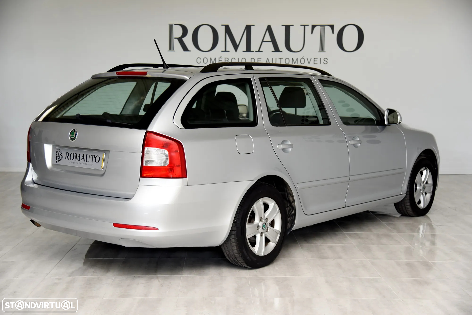 Skoda Octavia Break 1.6 TDi Ambiente DSG - 4