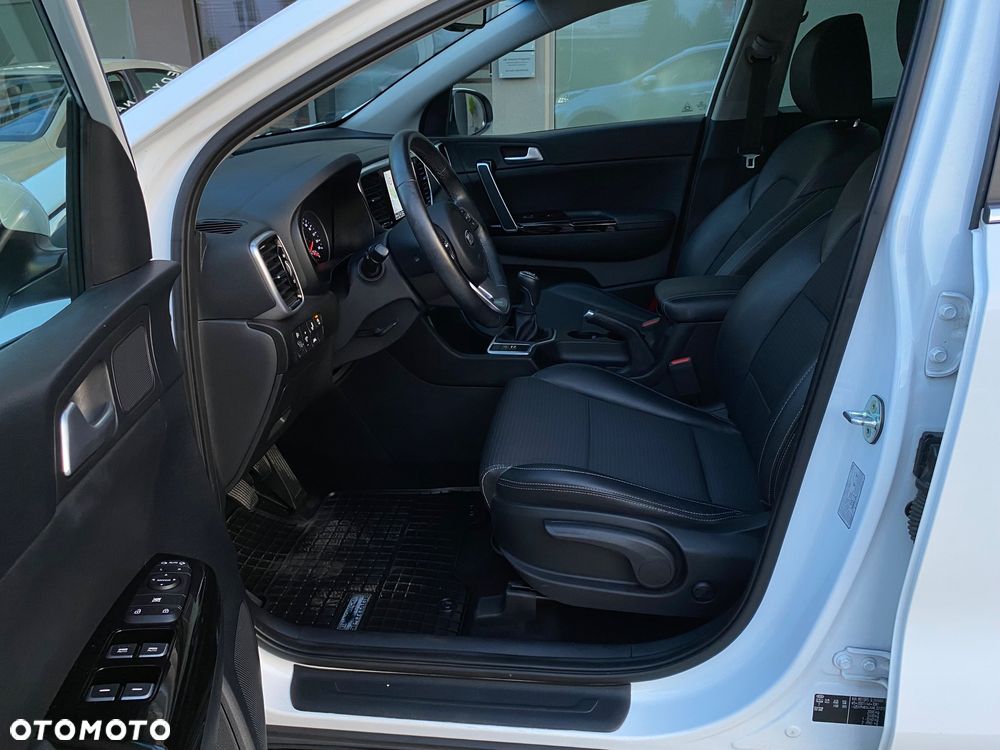 Kia Sportage 1.6 GDI Black Edition 2WD - 25