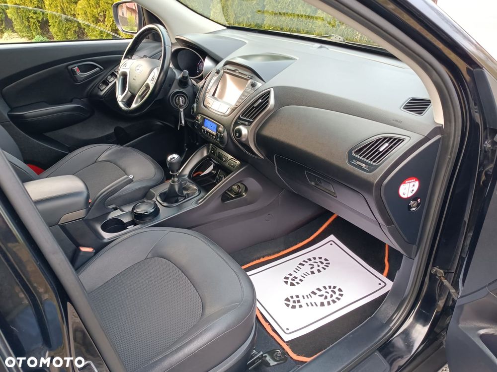 Hyundai ix35 1.7 CRDi 2WD blue Finale Gold - 26