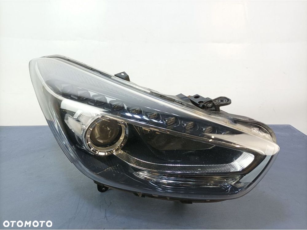 HYUNDAI I40 I REFLEKTOR PRAWY UK - 2