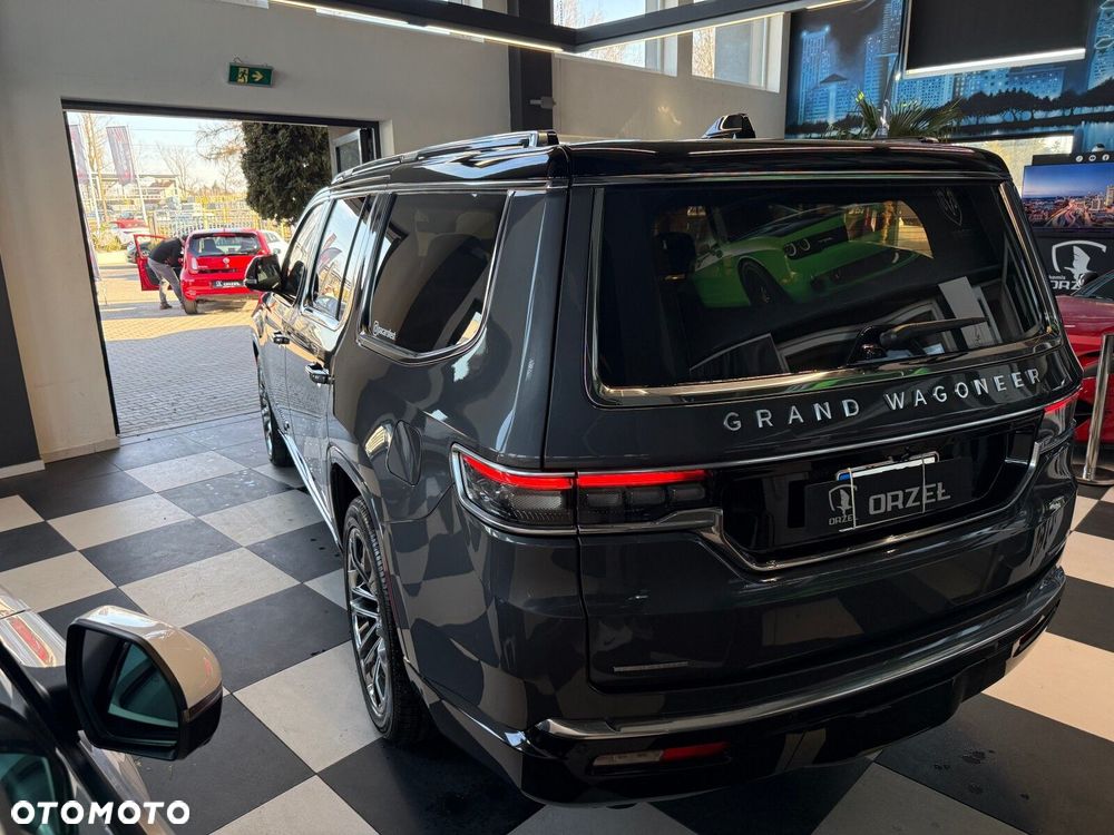 Jeep Grand Wagoneer - 7