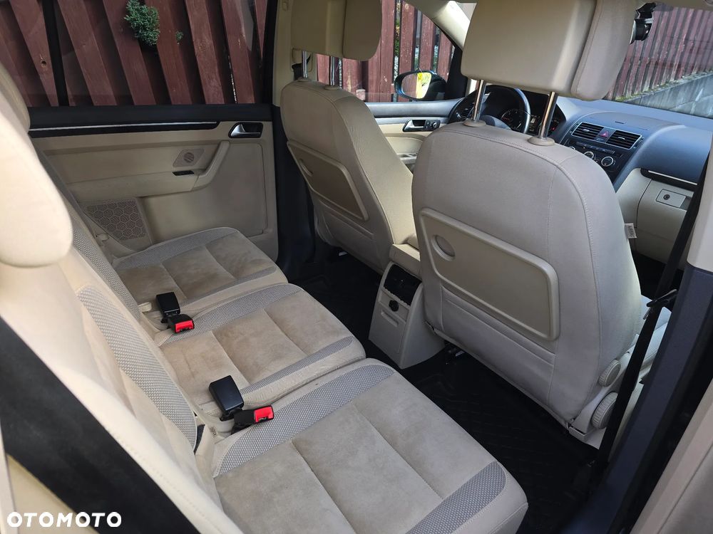 Volkswagen Touran 2.0 TDI DPF Highline DSG - 12
