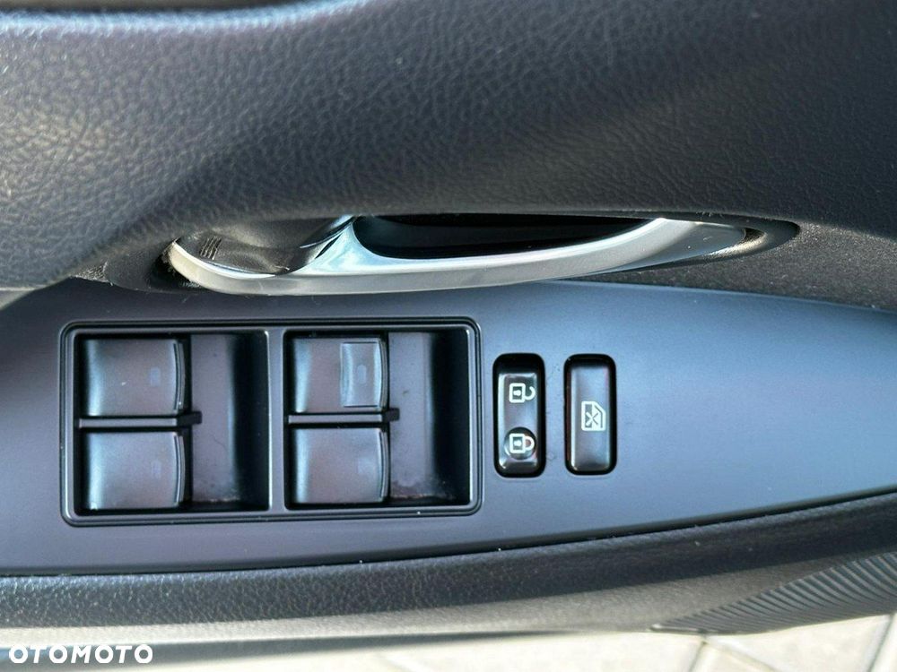 Toyota Avensis 1.8 Premium MS - 35