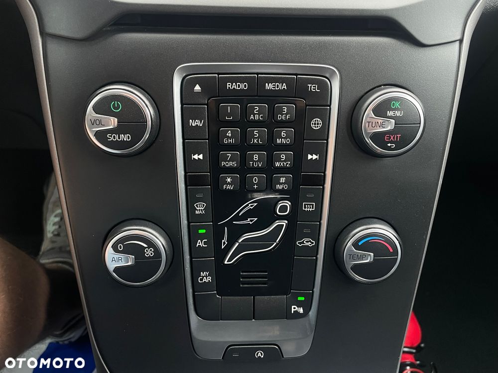 Volvo V40 D2 Kinetic - 13