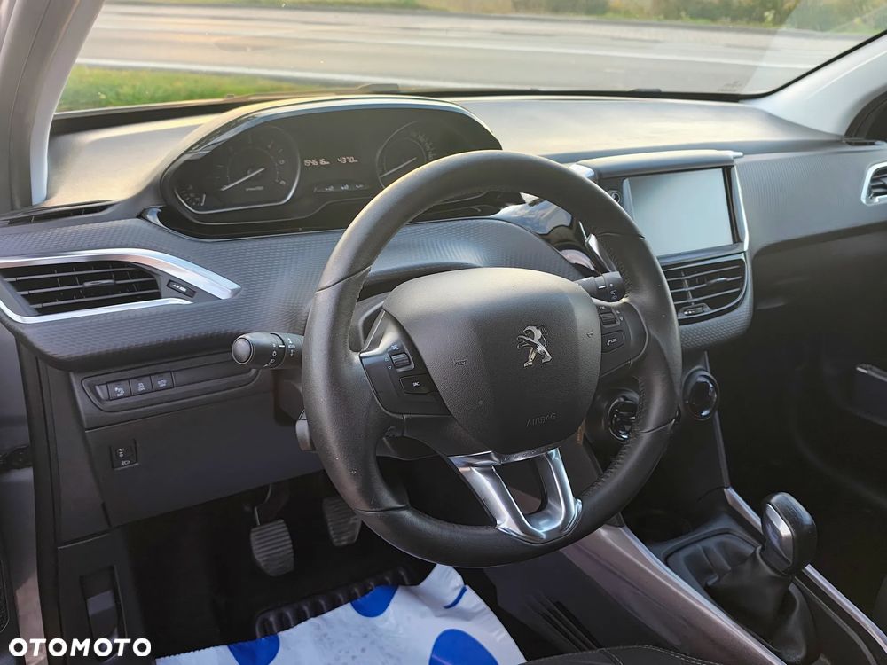 Peugeot 2008 1.6 BlueHDi Style - 22