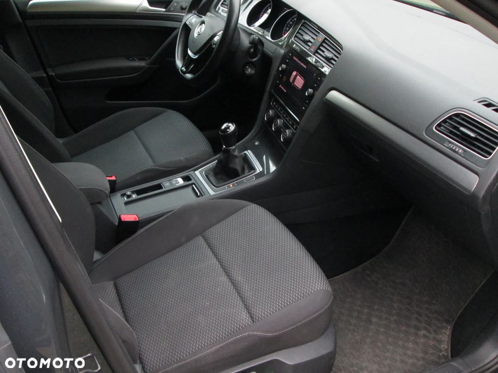 Volkswagen Golf 1.6 TDI (BlueMotion Technology) Comfortline - 19