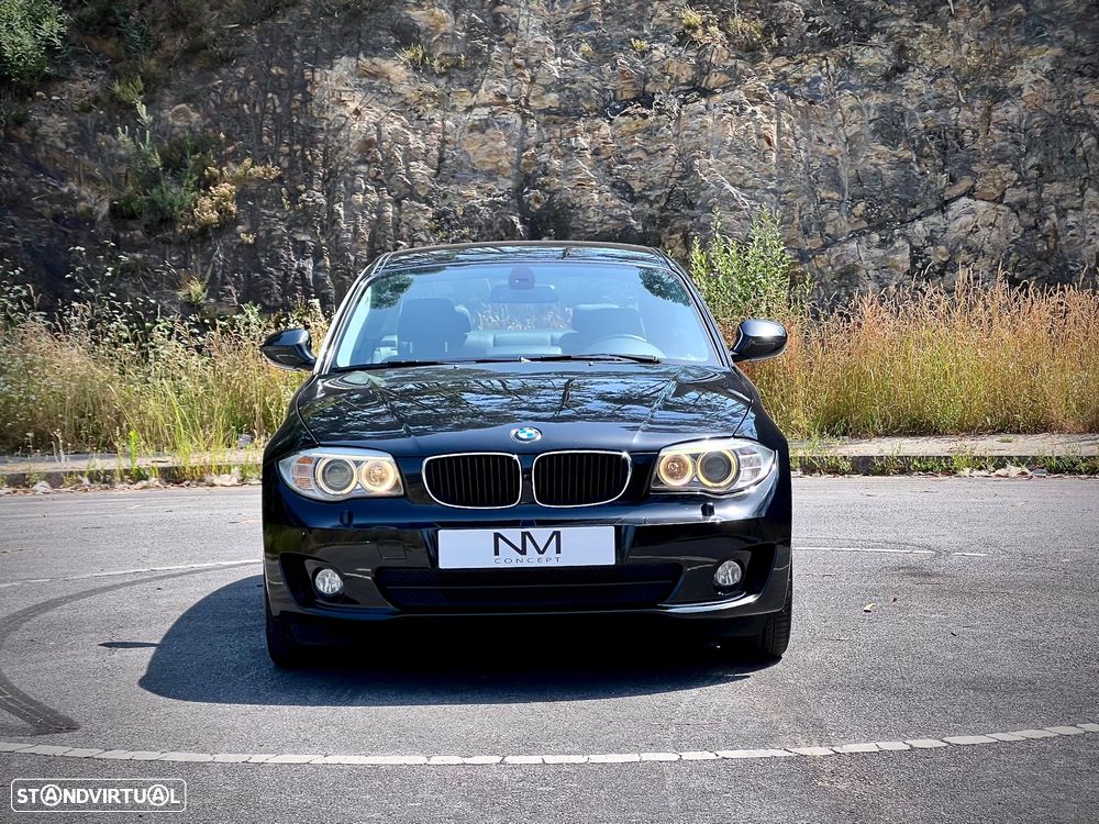 BMW 118 d Sport Line - 2