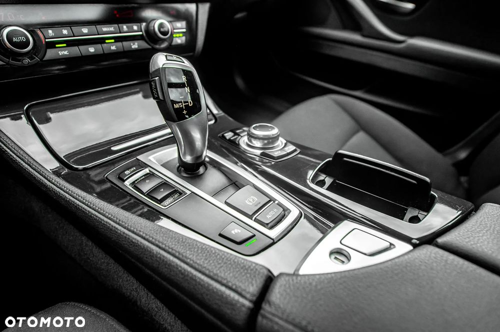 BMW Seria 5 525d Luxury Line - 41