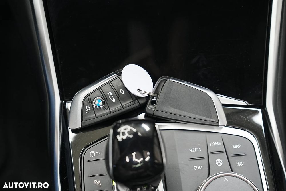 BMW Seria 3 320e Aut. Luxury Line - 26
