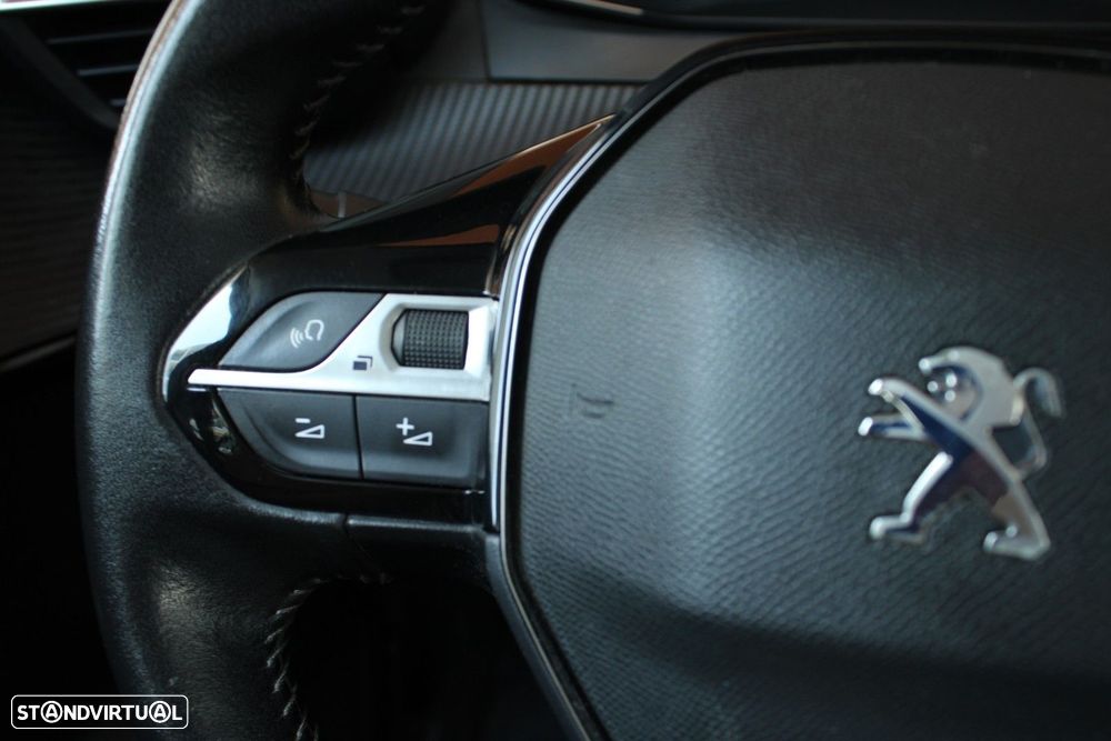 Peugeot e-208 50 kWh Allure - 25