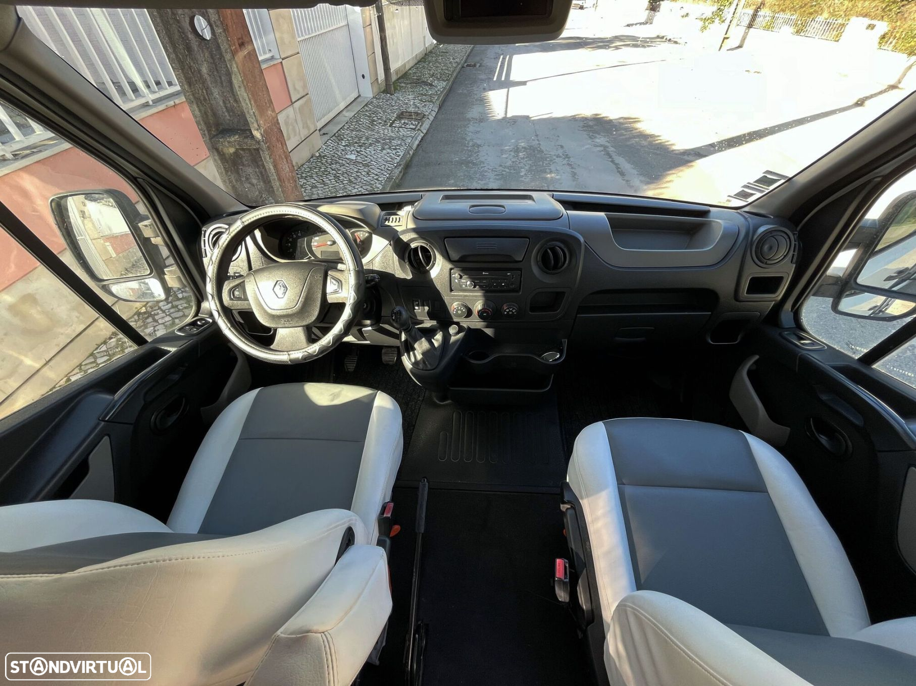 Renault Master CAMPERVAN 2.3DCI - 32