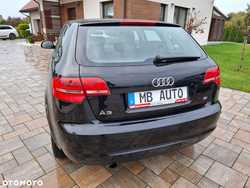 Audi A3 Sportback 1.6 Ambiente - 16