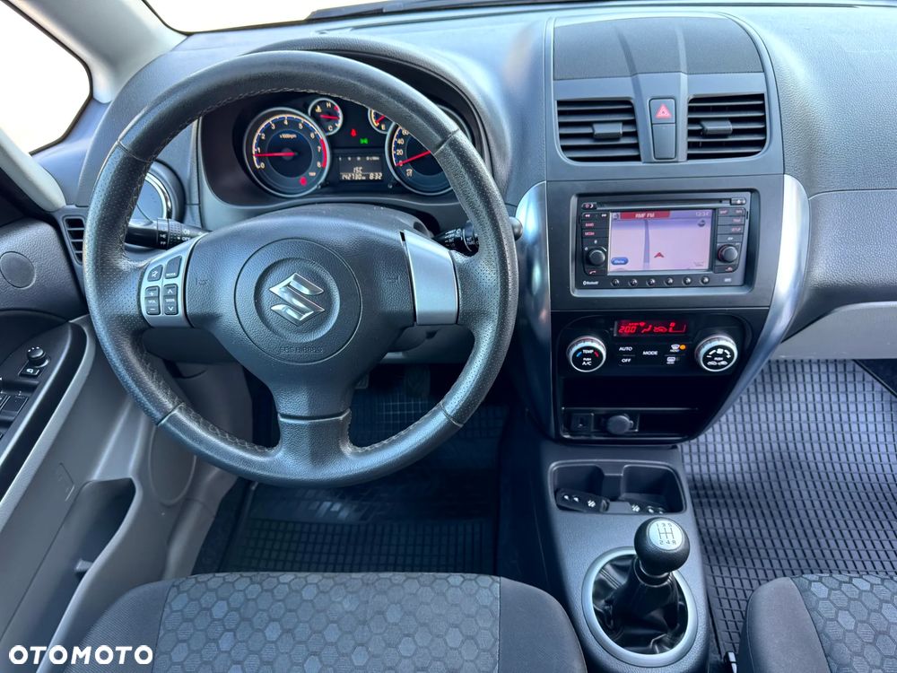 Suzuki SX4 1.6 Premium 4WD - 8