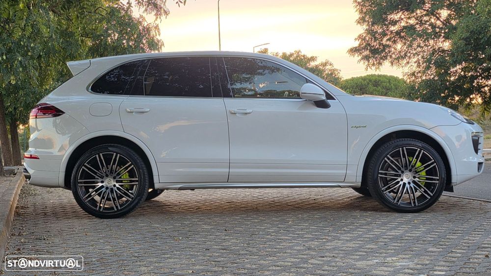 Porsche Cayenne S E-Hybrid Platinum Edition - 4