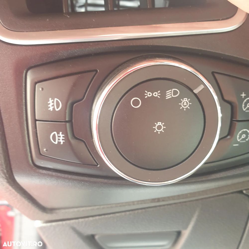 Ford Focus 1.6 EcoBoost Start-Stopp-System Champions Edition - 17