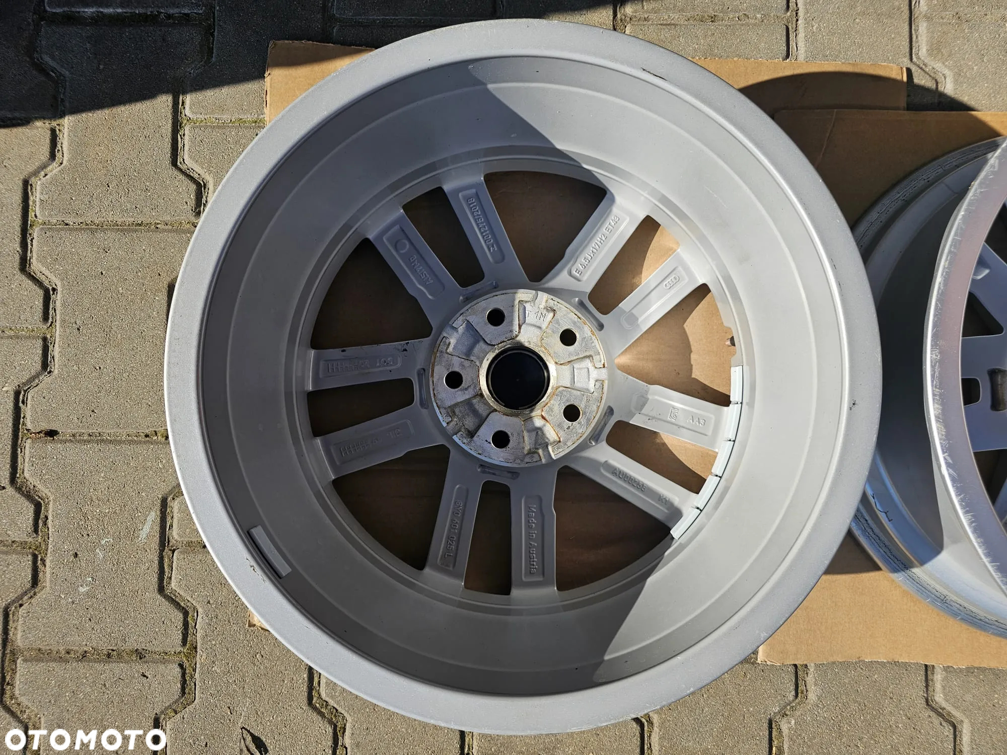 Audi OE A3 A4 A6 Volkswagen Golf Skoda Octavia Seat Leon / 8Y0601025L / 6,5Jx17 ET43 5x112 - 12