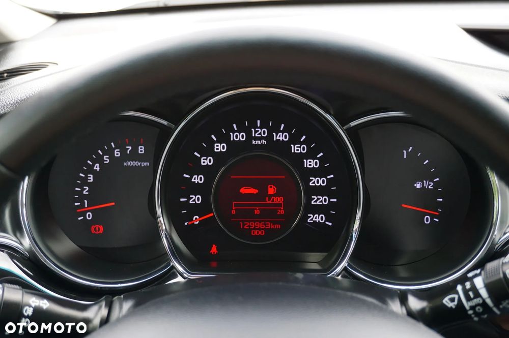Kia Ceed 1.6 GDI Dream Team Edition - 31