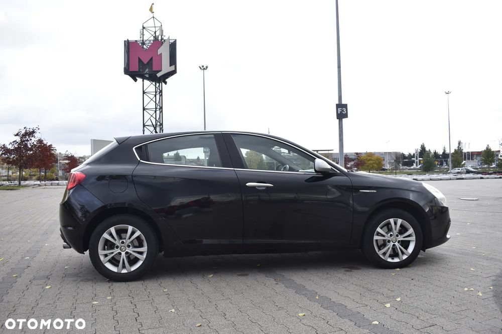 Alfa Romeo Giulietta 2.0 JTDM Distinctive - 9