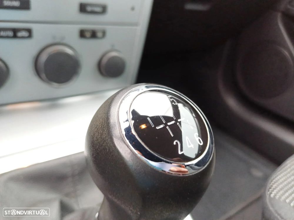 Opel Astra GTC 1.7 CDTi ecoFLEX - 8