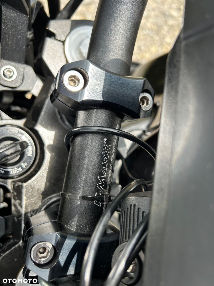 Yamaha FZ8 - 12