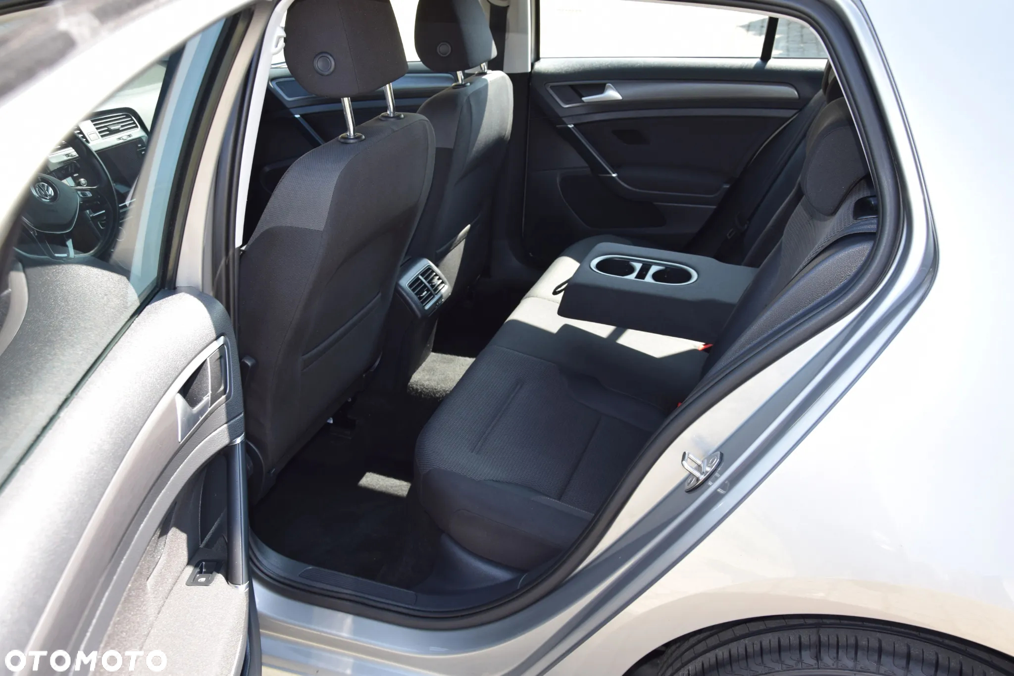 Volkswagen Golf - 20