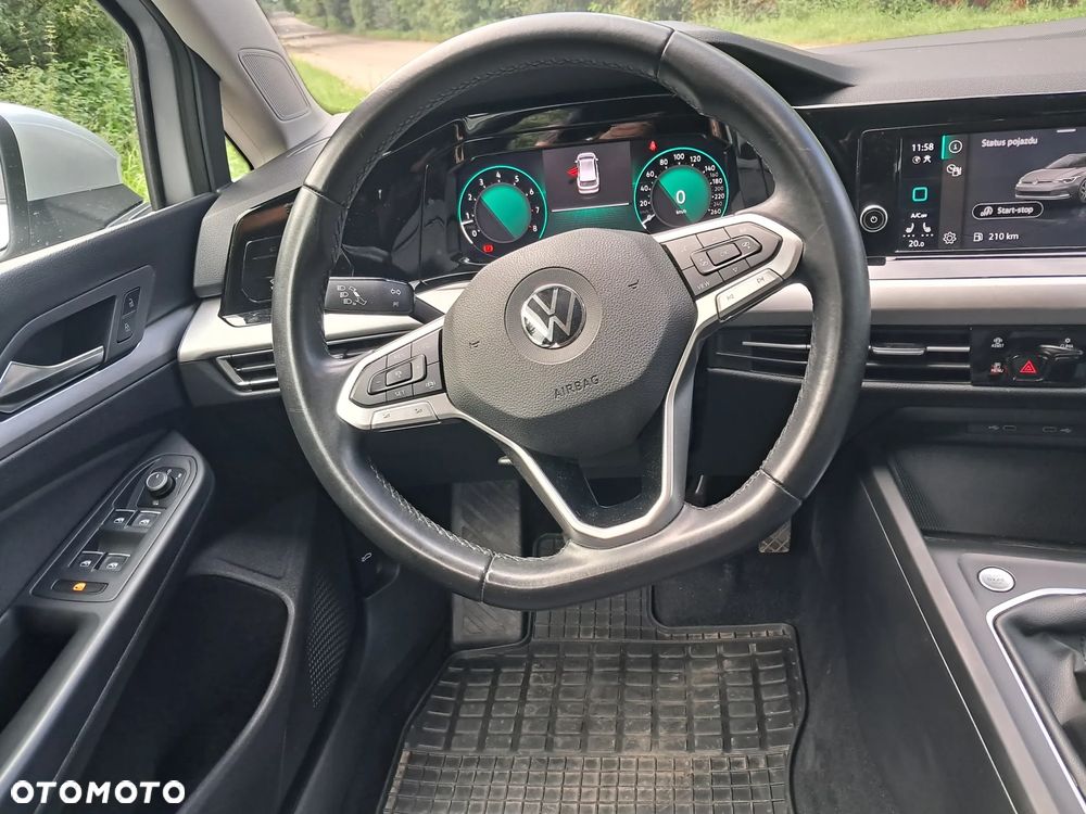 Volkswagen Golf - 22