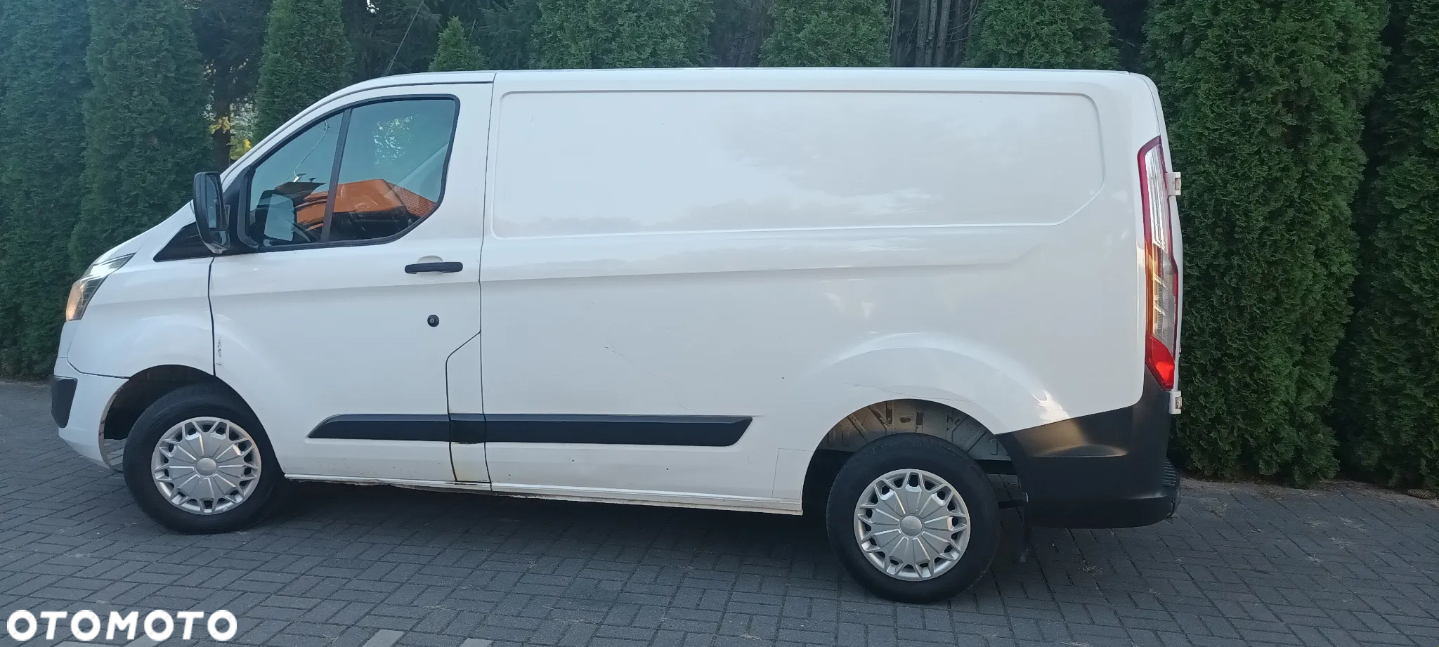 Ford TRANSIT CUSTOM - 13