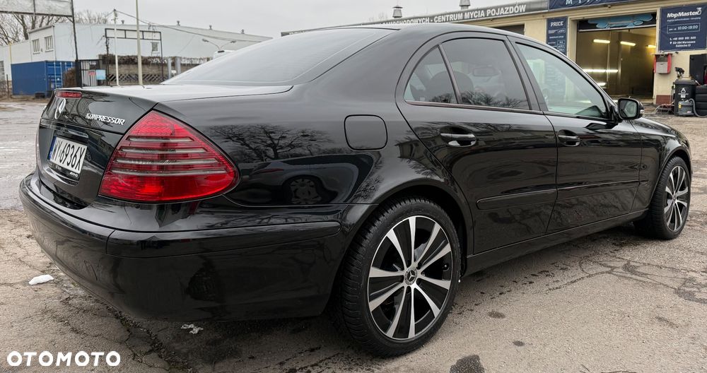 Mercedes-Benz Klasa E 200 Kompressor Classic Sport Edition - 15