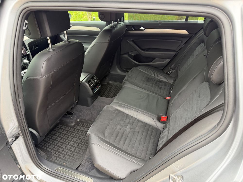 Volkswagen Passat Variant 2.0 TDI SCR DSG BlueMotion Highline - 24