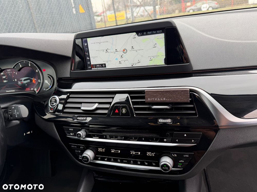 BMW Seria 5 520d M Sport Edition - 12