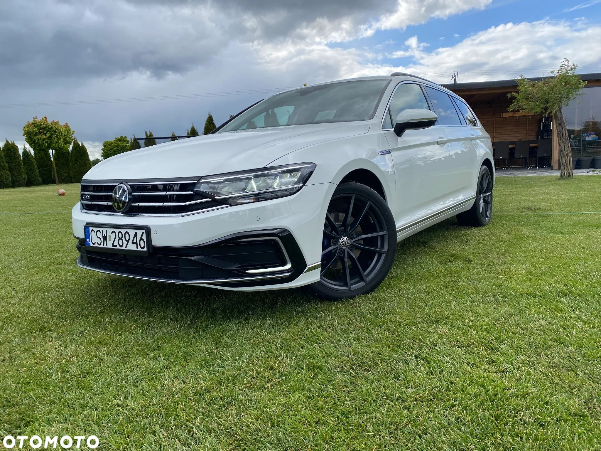 Volkswagen Passat - 1
