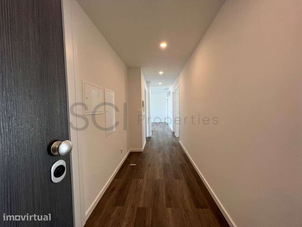 Apartamento T3 Santa Marta do Pinhal | Arrecadação - Grande imagem: 5/10